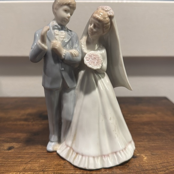 Porcelain Bride Groom Figurine elegant 5” Tall Vintage cake topper blonde - Picture 5 of 9